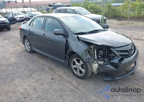 2011 Toyota Corolla S z USA, uszkodzony, nr VIN 2T1BU4EE1BC679049